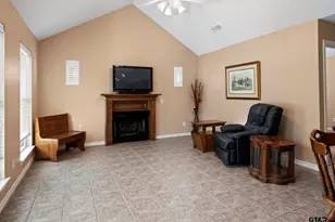 433 Knollwood Ln, Holly Lake Ranch, TX 75765 - Photo 8