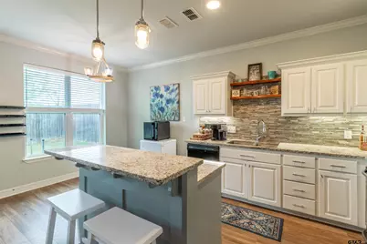 2802 Valley View St, Tyler, TX 75701 - Photo 10