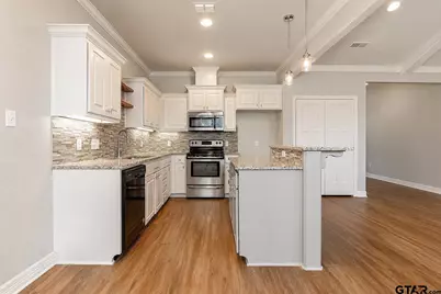 2802 Valley View St, Tyler, TX 75701 - Photo 8