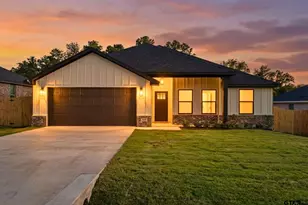 16517 Crossing Cir, Lindale, TX 75771 - Photo 2