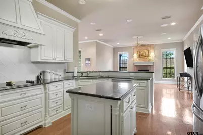 2222 Kennebunk Ln, Tyler, TX 75703 - Photo 6