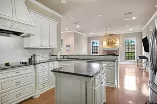 2222 Kennebunk Ln, Tyler, TX 75703 - Photo 6