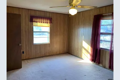 304 SW 6th St, Bogata, TX 75417 - Photo 20