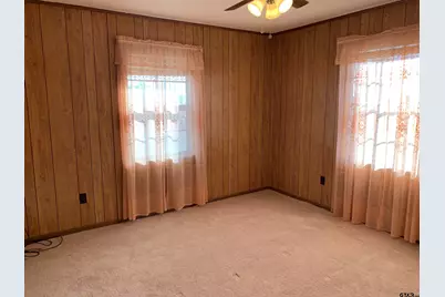 304 SW 6th St, Bogata, TX 75417 - Photo 24