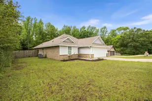 302 E Mary Ln, Troup, TX 75789 - Photo 4
