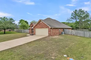 818 Greenwood Cir, Lindale, TX 75771 - Photo 38