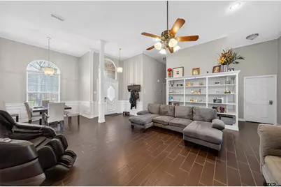 801 Beth Dr, Tyler, TX 75703 - Photo 4