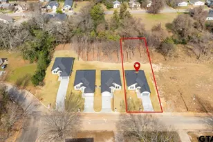 427 W Harmony St, Tyler, TX 75702 - Photo 2