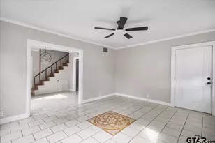 917 W Shaw St, Tyler, TX 75701 - Photo 6