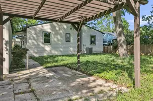 111 W Gay Ave, Gladewater, TX 75647 - Photo 36