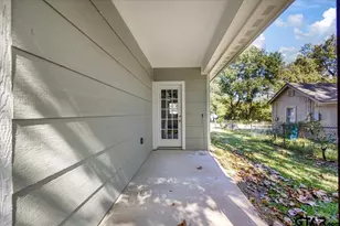304 E Cottonwood, Overton, TX 75684 - Photo 14