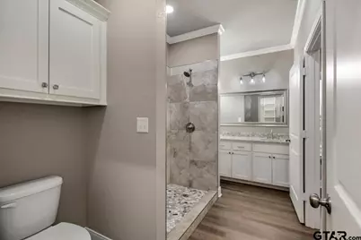 304 E Cottonwood, Overton, TX 75684 - Photo 12