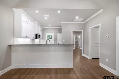 304 E Cottonwood, Overton, TX 75684 - Photo 4
