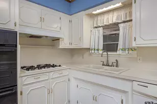 322 Vicksburg St, Tyler, TX 75703 - Photo 8