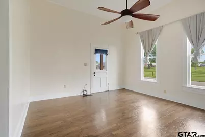 310 E 3rd St., Mt Pleasant, TX 75455 - Photo 4