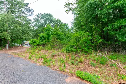 327 Fairway Ave, Tyler, TX 75702 - Photo 4