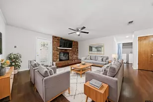 407 Shelly Dr, Whitehouse, TX 75791 - Photo 2