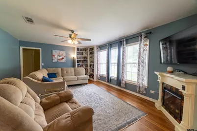 1211 Lamar Avenue, Mount Pleasant, TX 75455 - Photo 2