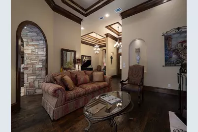 2025 Stonegate Valley Dr, Tyler, TX 75703 - Photo 6