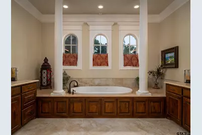 2025 Stonegate Valley Dr, Tyler, TX 75703 - Photo 16