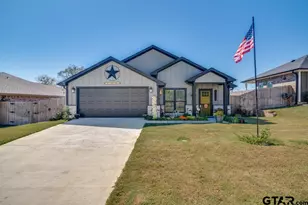 17409 Crossing Cir, Lindale, TX 75771 - Photo 2