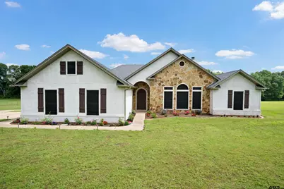 808 N Jarvis, Troup, TX 75789 - Photo 1