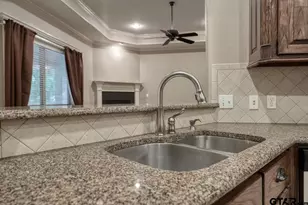 205 Heritage Ct, Lindale, TX 75771 - Photo 12