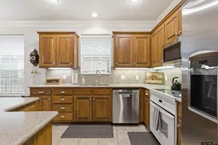 1857 Hollylake Cir, Tyler, TX 75703 - Photo 16