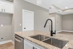 16418 Crossing Cir, Lindale, TX 75771 - Photo 6