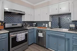 2225 Heather Ln, Tyler, TX 75703 - Photo 10