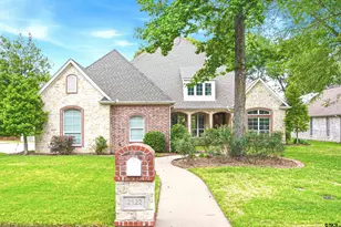 2122 Woodlands Dr, Tyler, TX 75703 - Photo 2