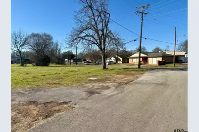 600 Preston St., Jacksonville, TX 75766 - Photo 2