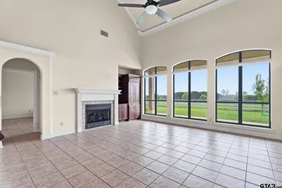 219 W Twin Creeks Trl, Troup, TX 75789 - Photo 6
