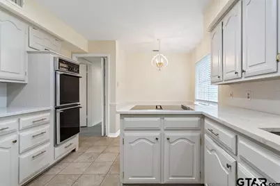 2110 Macbeth, Tyler, TX 75703 - Photo 16