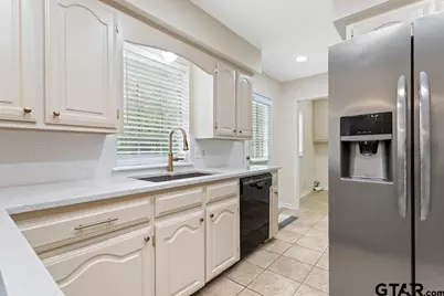 2110 Macbeth, Tyler, TX 75703 - Photo 18