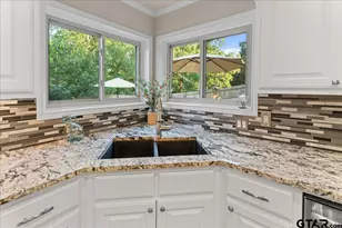 1408 E Lake Dr, Gladewater, TX 75647 - Photo 12