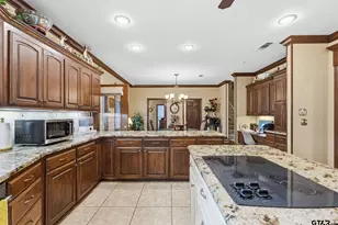 1101 Garden Park Cir, Tyler, TX 75703 - Photo 6