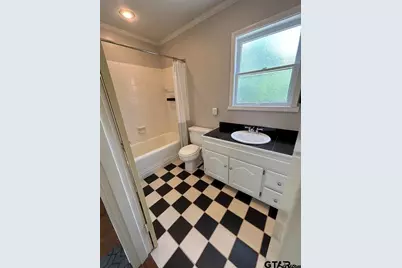 309 W Dobbs, Tyler, TX 75701 - Photo 24
