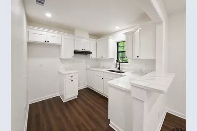 1812 N Bois D Arc, Tyler, TX 75702 - Photo 8