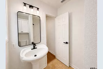 1812 N Bois D Arc, Tyler, TX 75702 - Photo 16