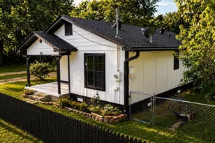 1812 N Bois D Arc, Tyler, TX 75702 - Photo 2