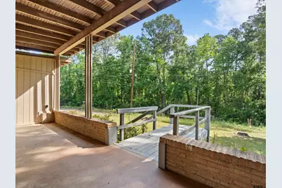216 Hickory St, Gladewater, TX 75647 - Photo 2
