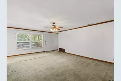 216 Hickory St, Gladewater, TX 75647 - Photo 4