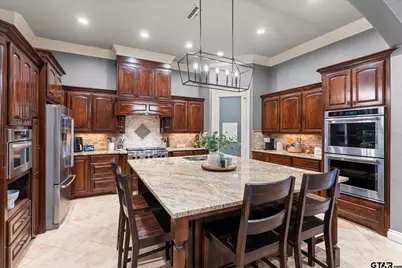 3903 Clarkway Place, Longview, TX 75605 - Photo 14