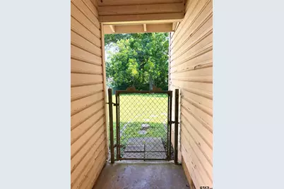 1048 Edgewood, Jacksonville, TX 75766 - Photo 16