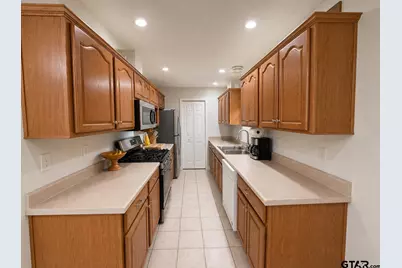114 Westpark, Pittsburg, TX 75686 - Photo 2