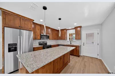 926 S Academy Ave, Tyler, TX 75701 - Photo 10