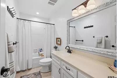 8229 Columbia Dr, Tyler, TX 75703 - Photo 18