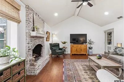 8229 Columbia Dr, Tyler, TX 75703 - Photo 4