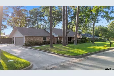 8229 Columbia Dr, Tyler, TX 75703 - Photo 2